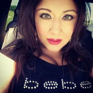 Meet your Posher, Yessica